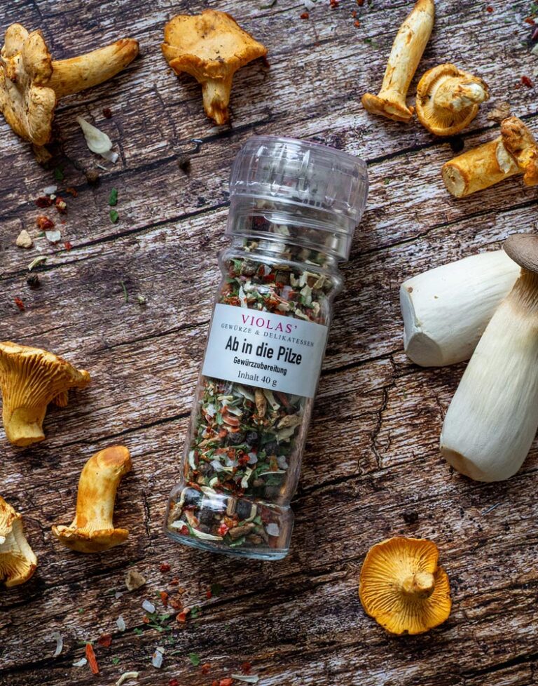 Kartoffel-Lauch-Käsesuppe mit Pfifferlingen | inside.violas.de Kartoffel-Lauch-Käsesuppe mit Pfifferlingen | inside.violas.de